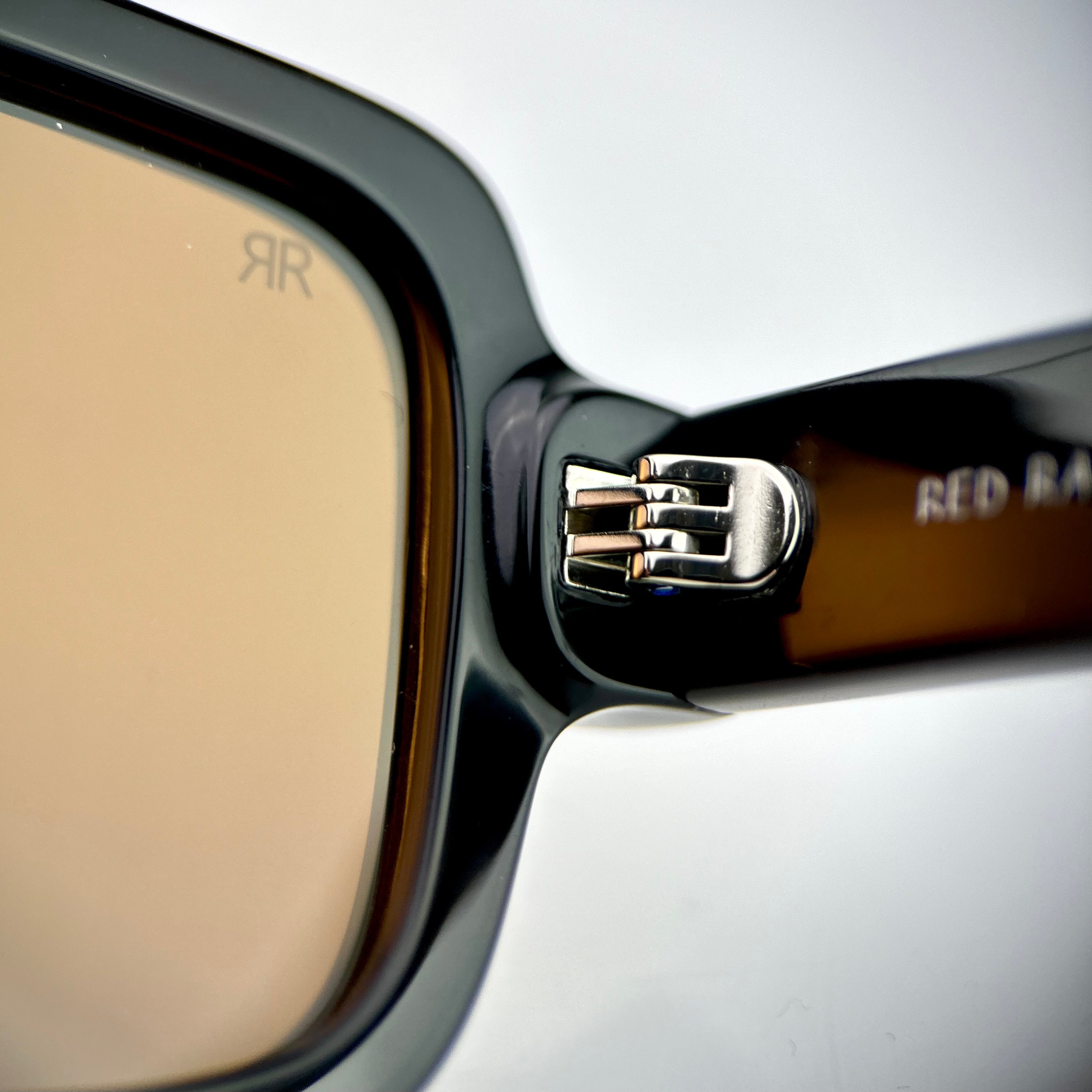 BEVERLY BROWN LIMITED EDITION - Red Raven