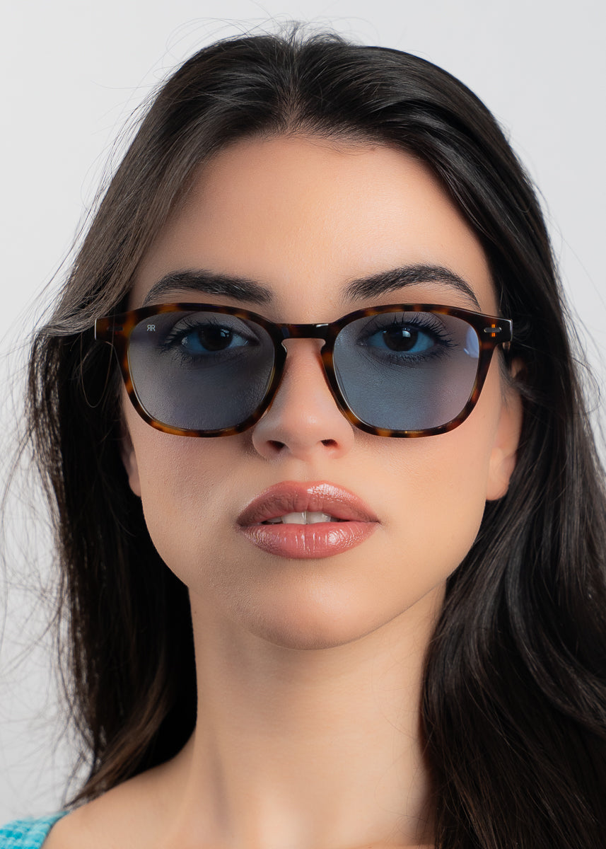 BLAKE TORTOISE BLUE
