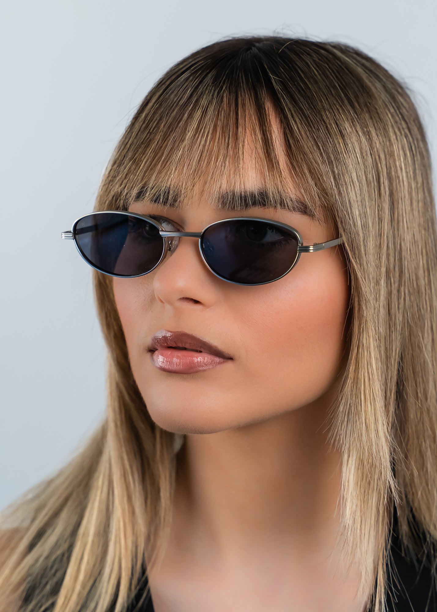 AMELIA SILVER - Red Raven