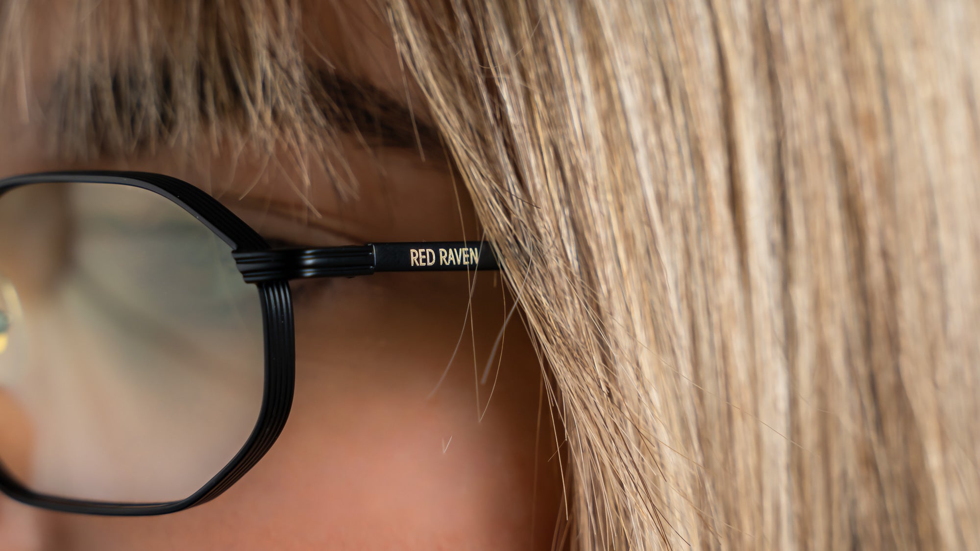 LORE LIGHT GREEN - Red Raven