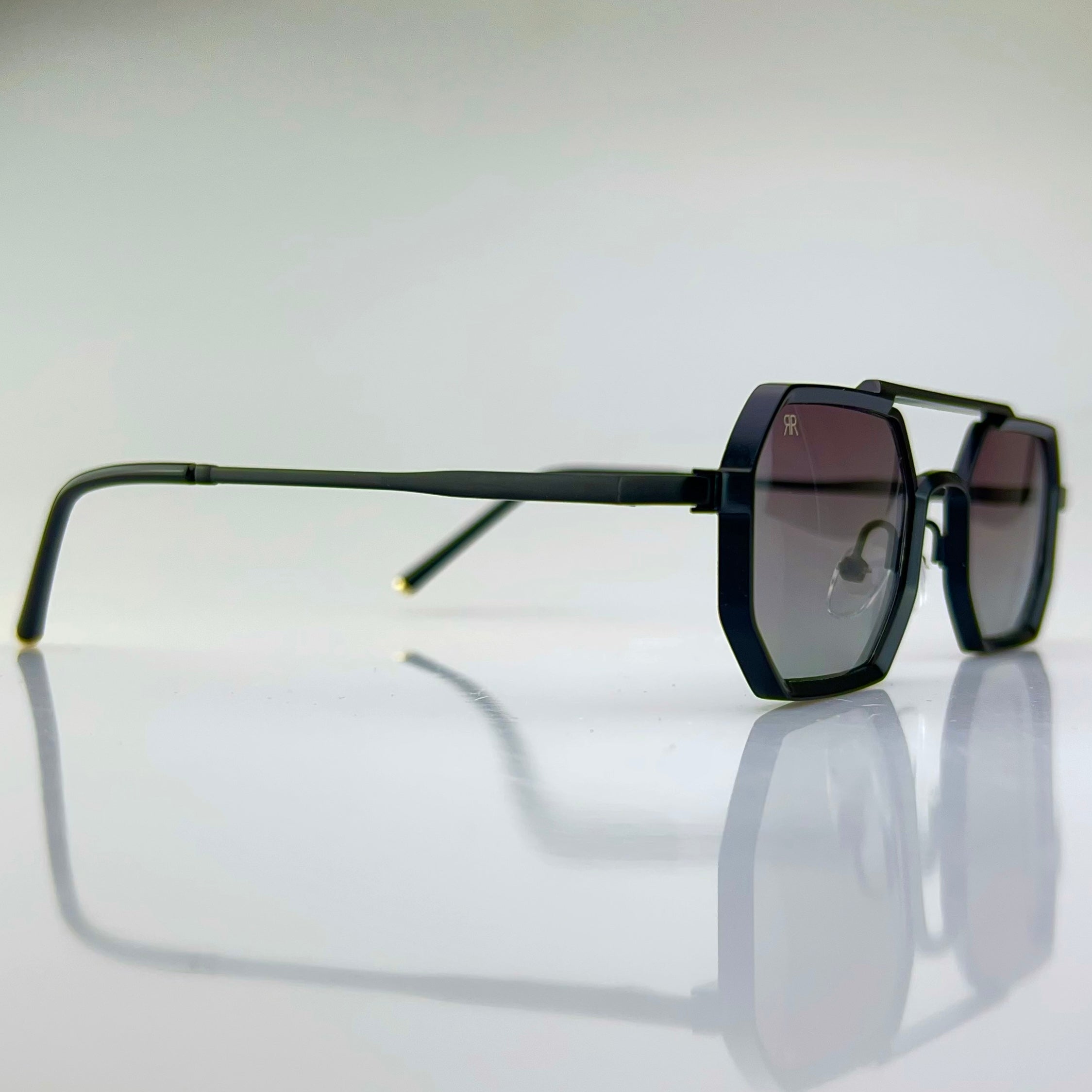 JAMES METALLIC DARK - Red Raven