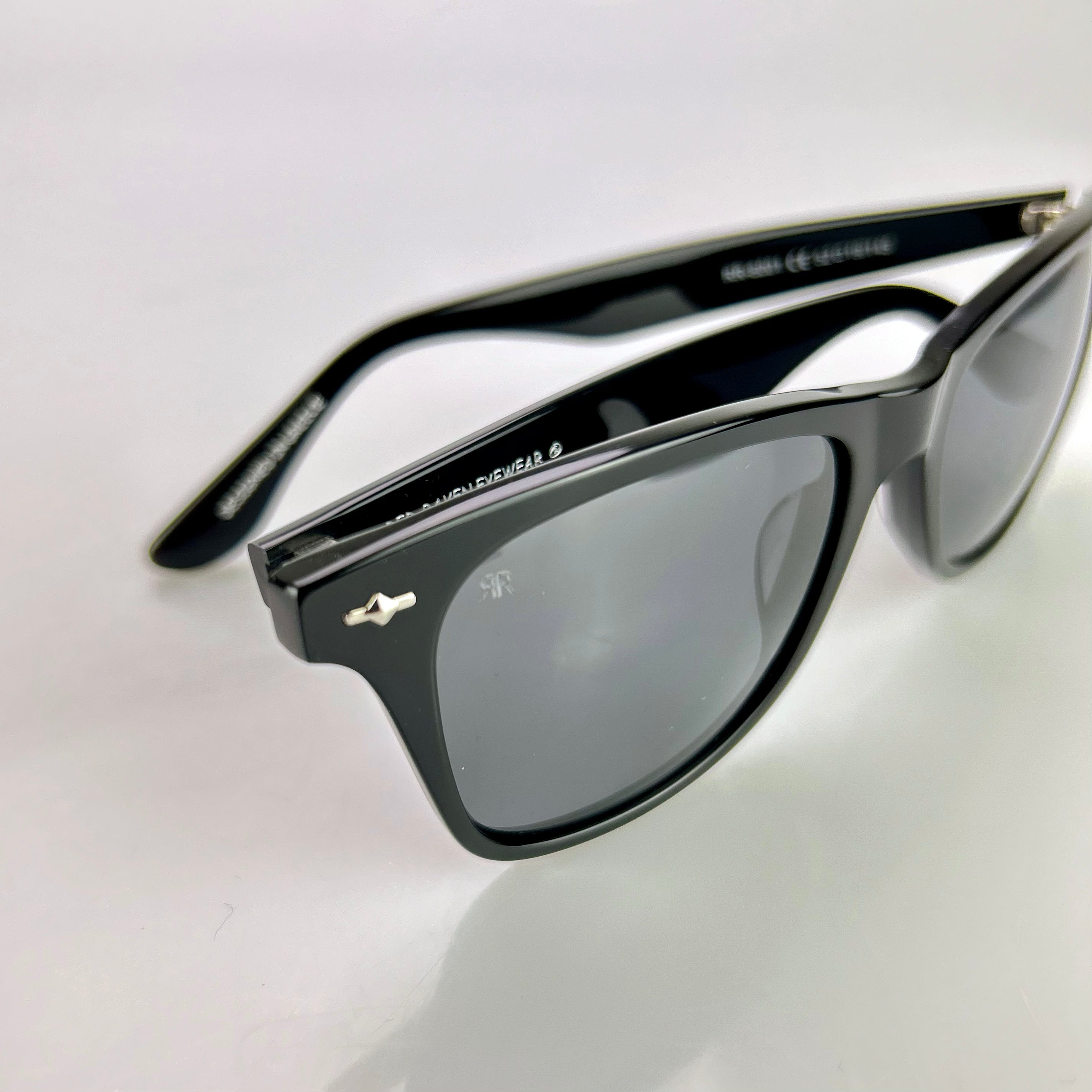 DANIEL BLACK - Red Raven