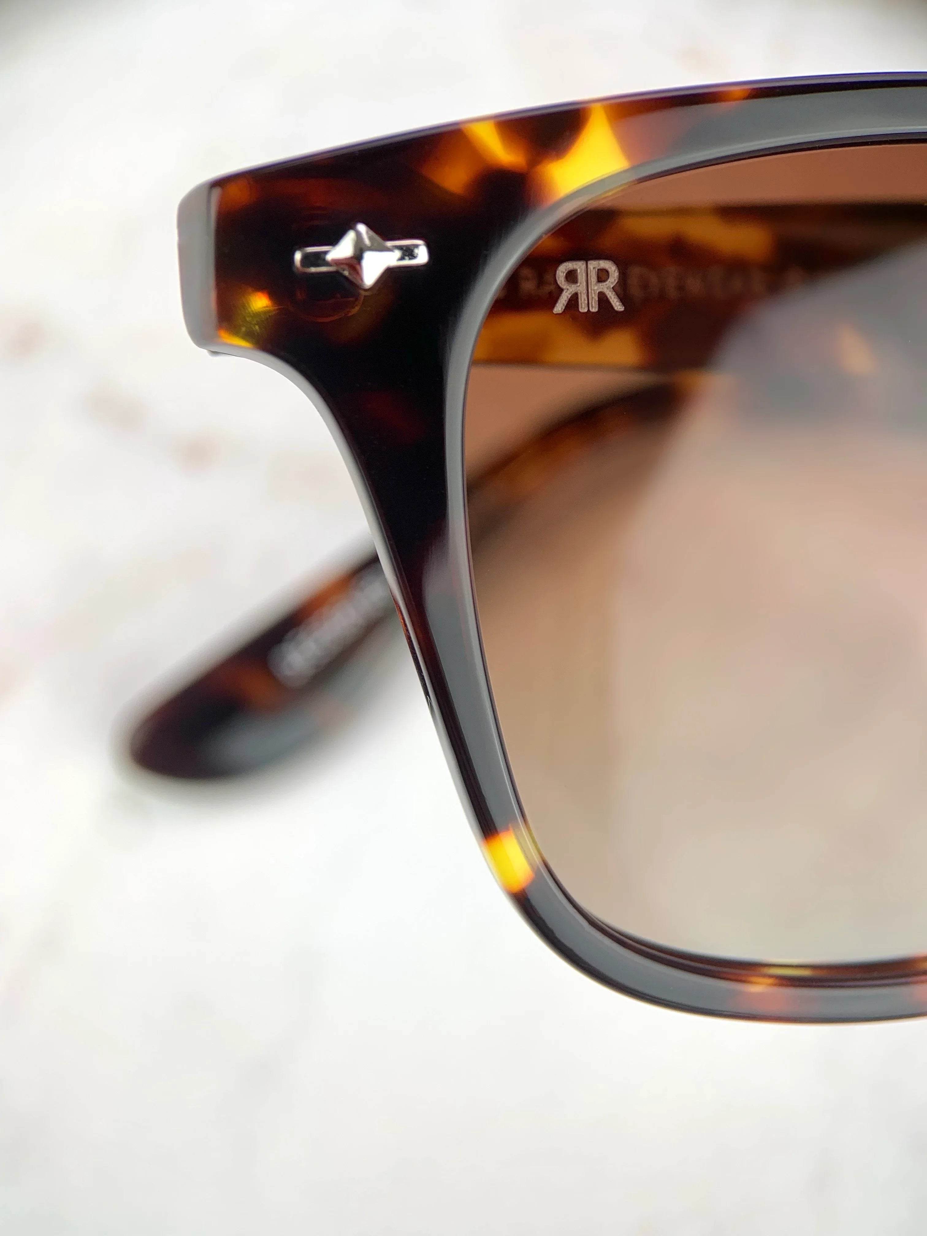 DANIEL AMBER - Red Raven