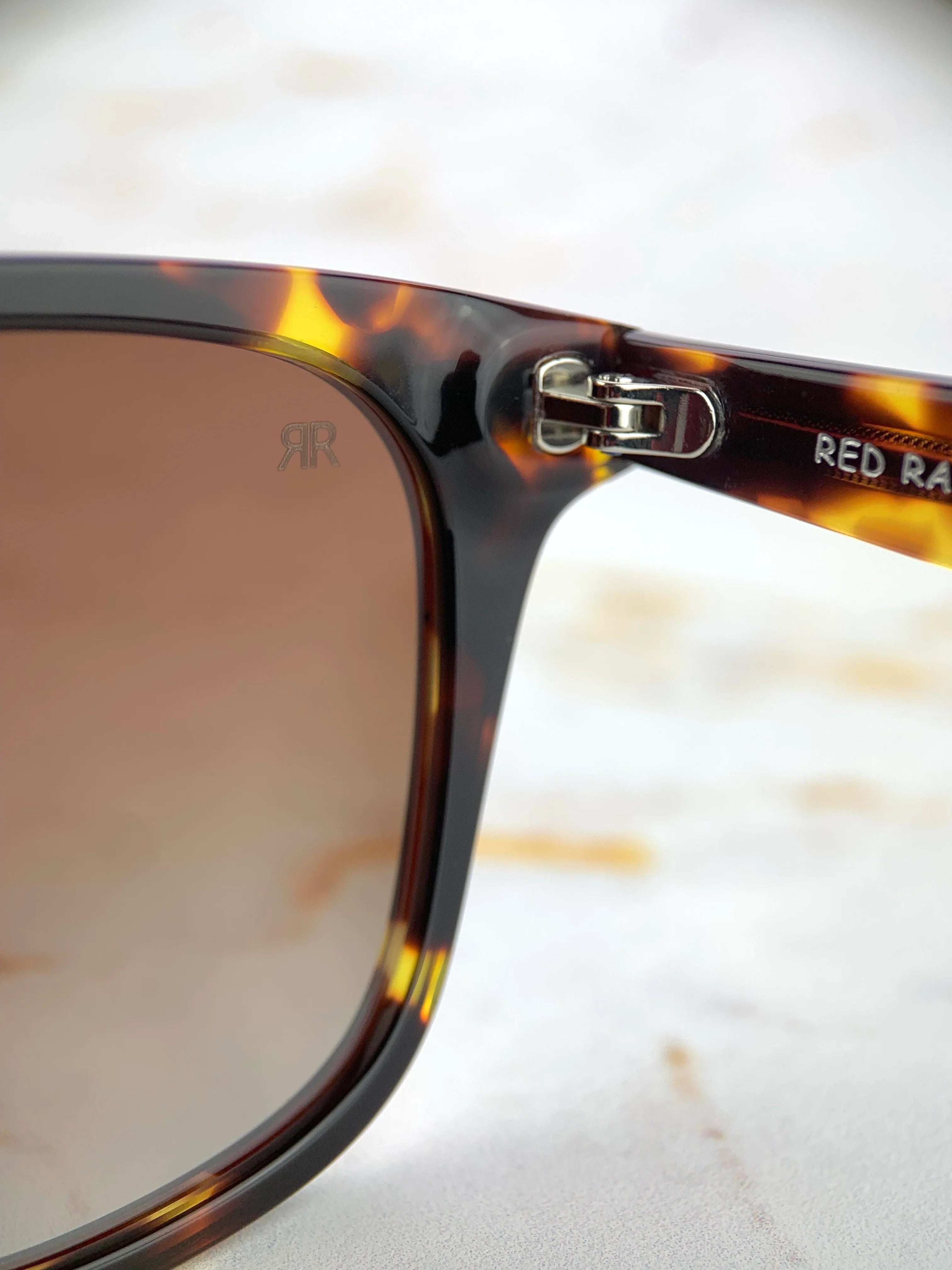 DANIEL AMBER - Red Raven