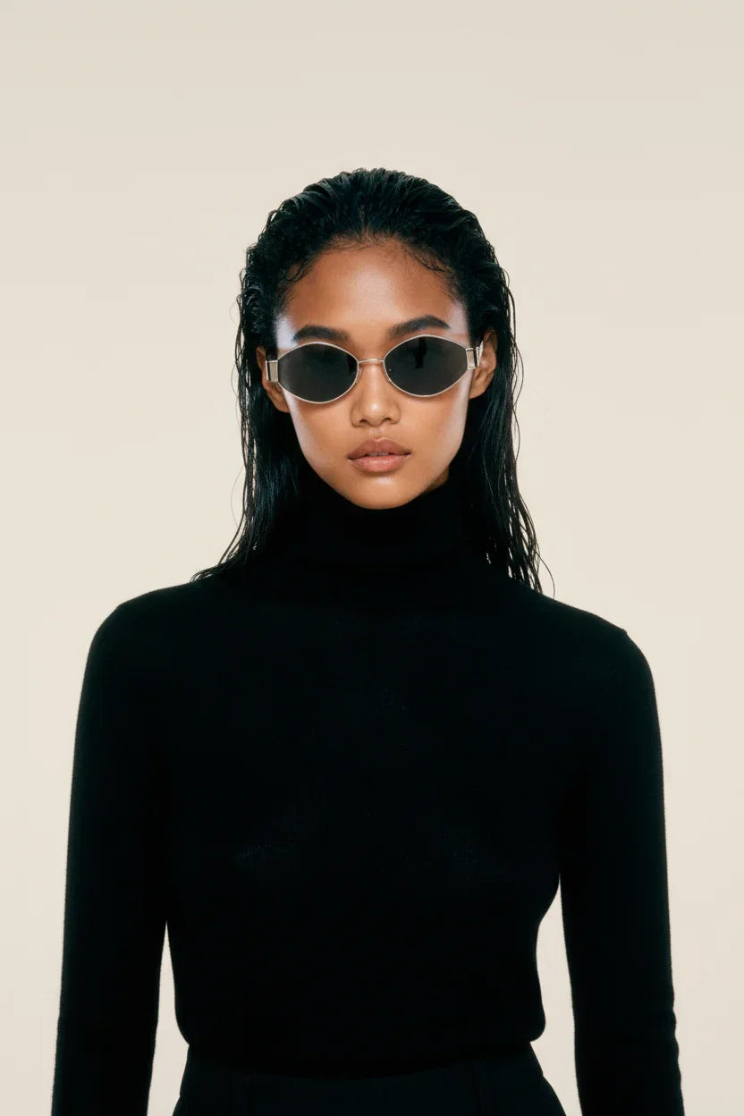 BLAIR SILVER - Red Raven