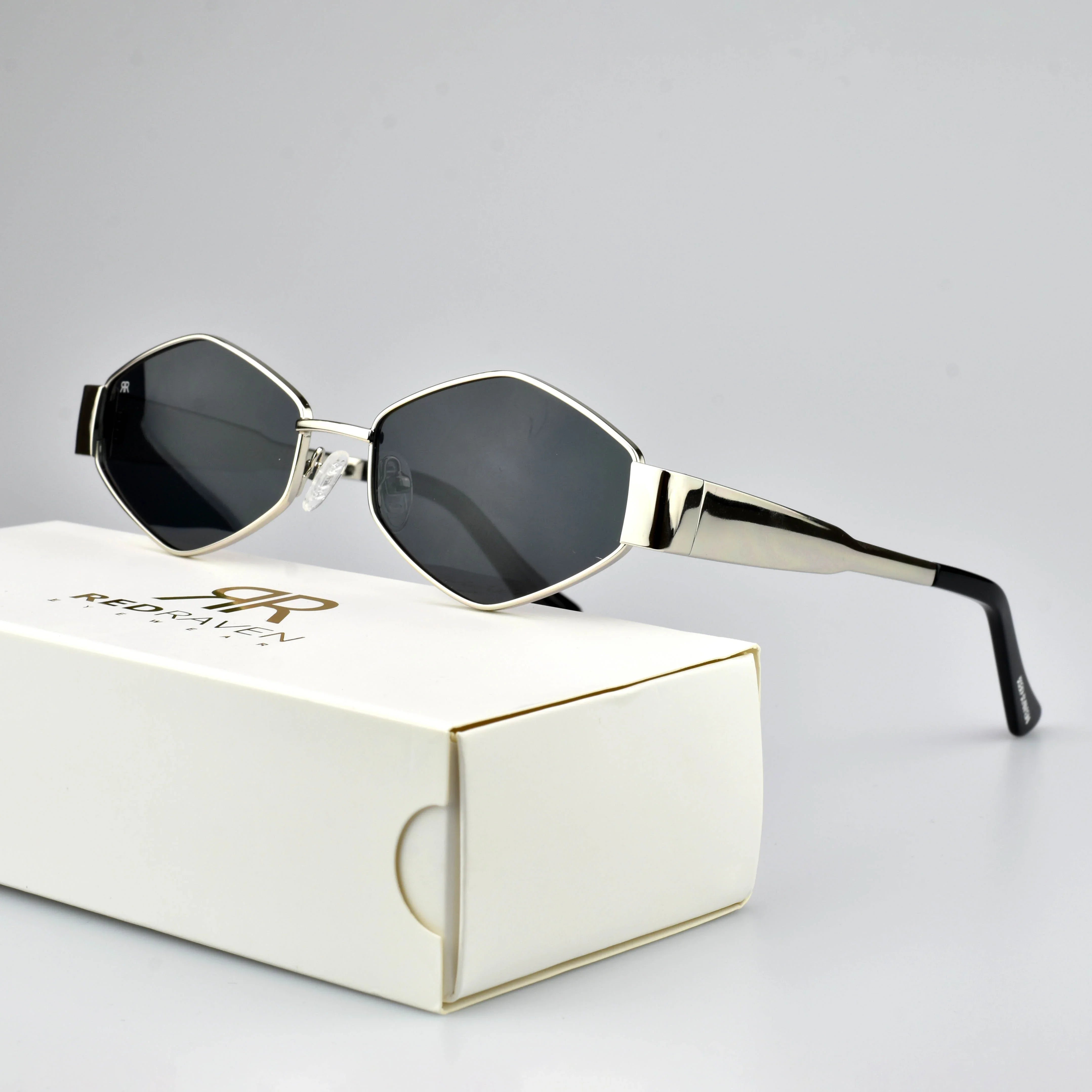 BLAIR SILVER - Red Raven