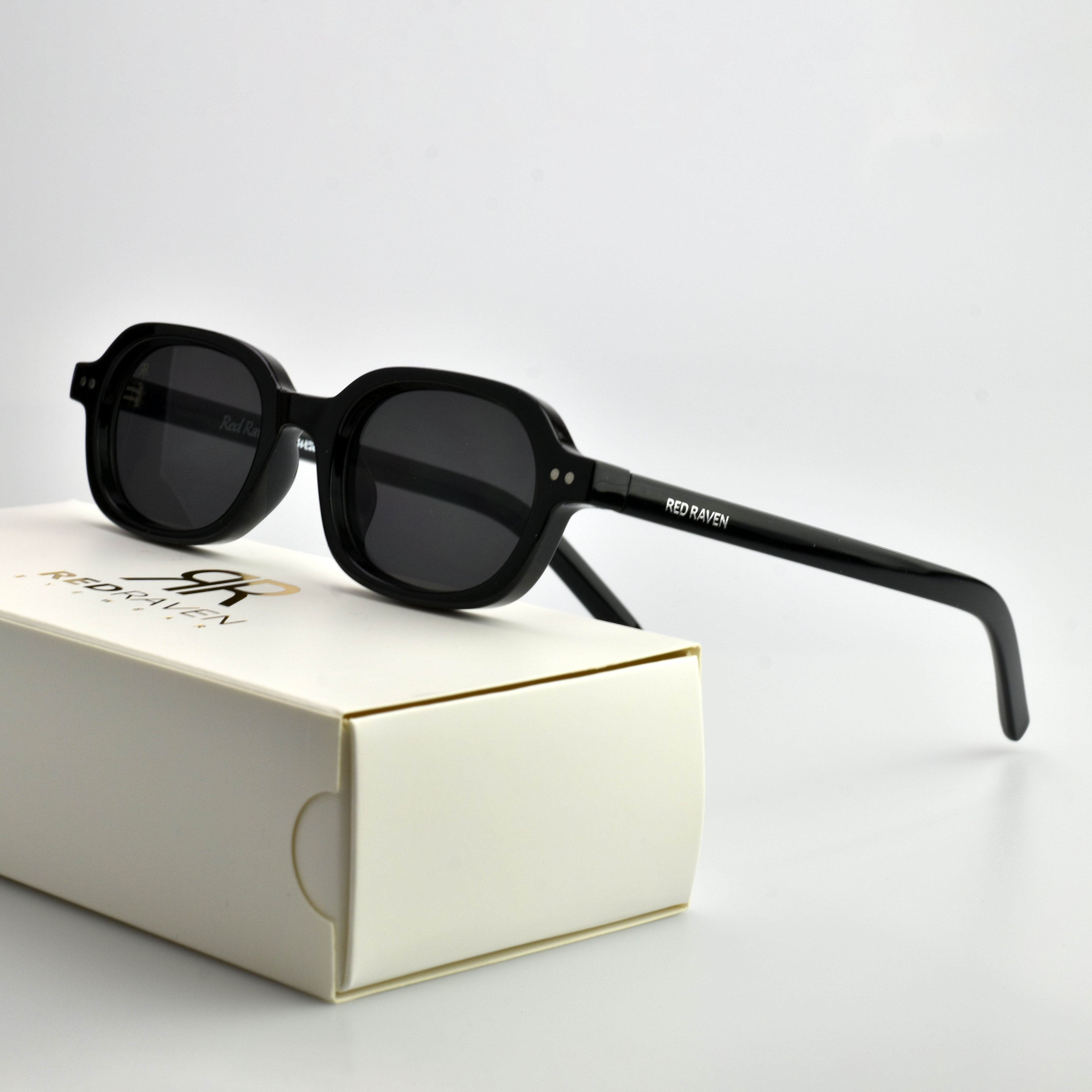 CONNOR BLACK - Red Raven