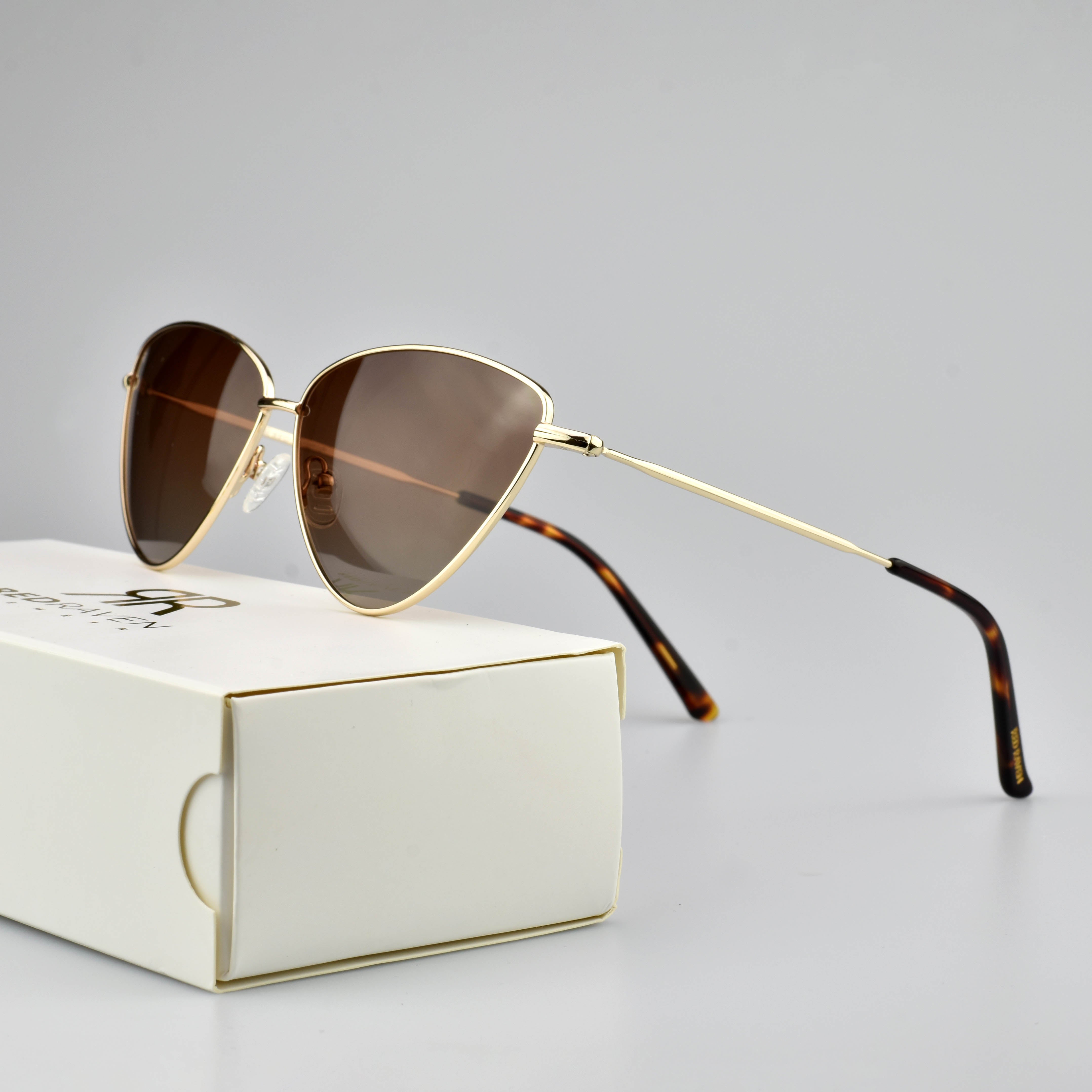 WANNABE AMBER - Red Raven