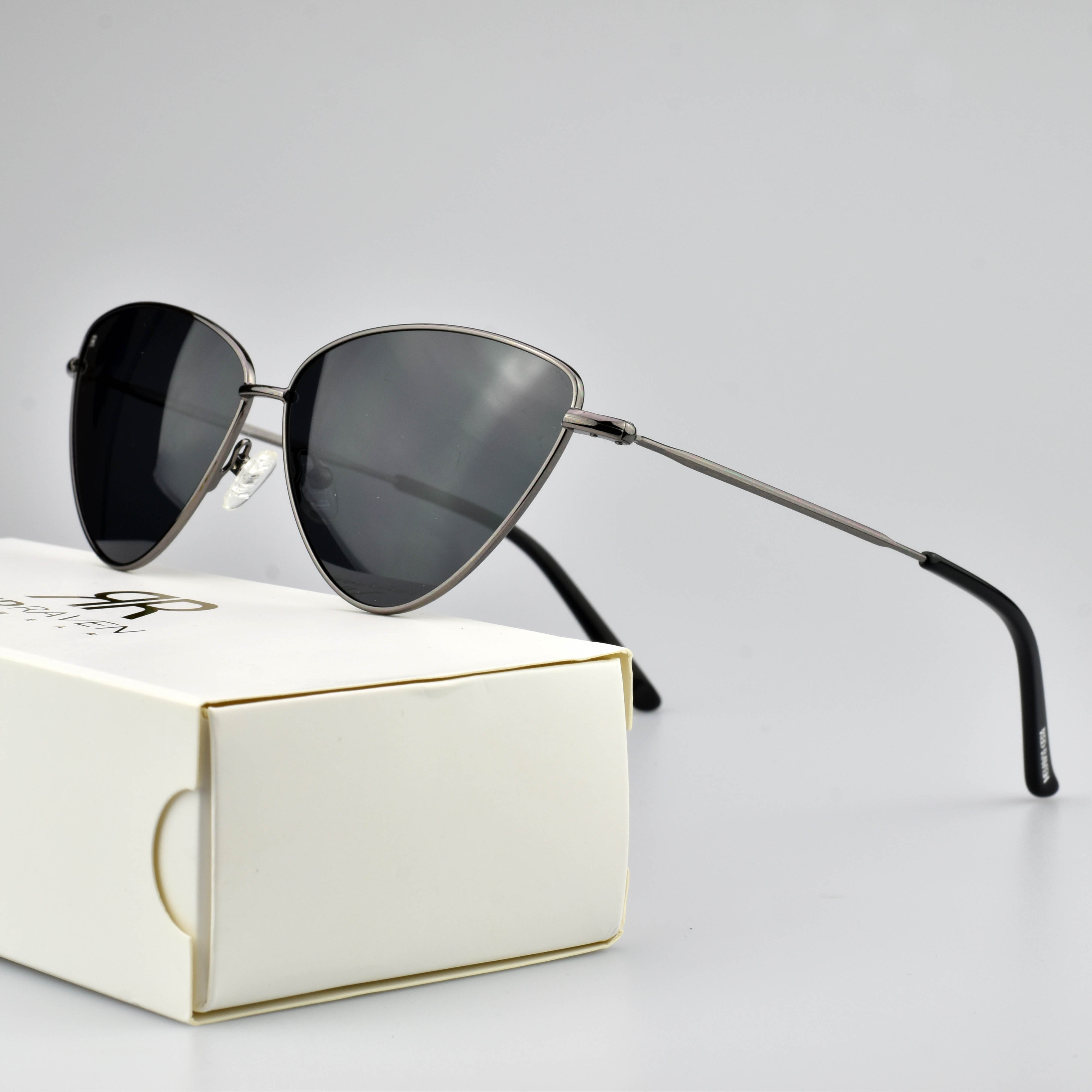 WANNABE GUNMETAL - Red Raven