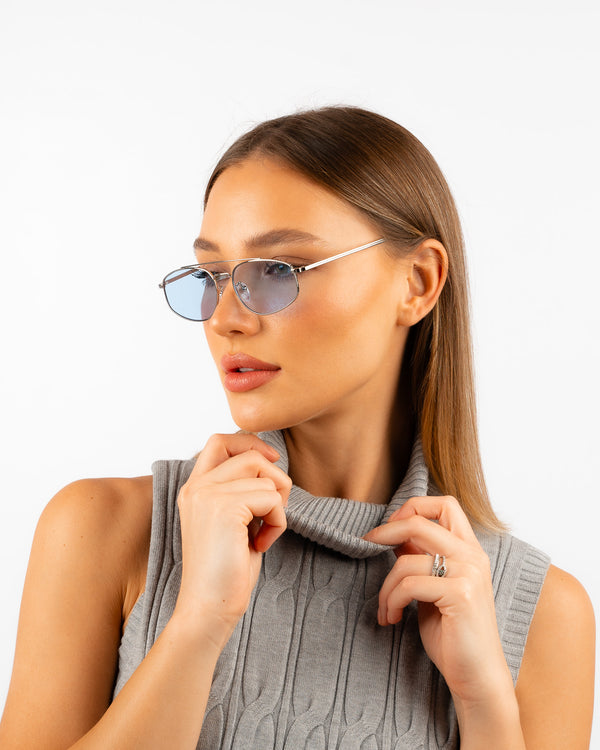 SENSE BLUE - Red Raven