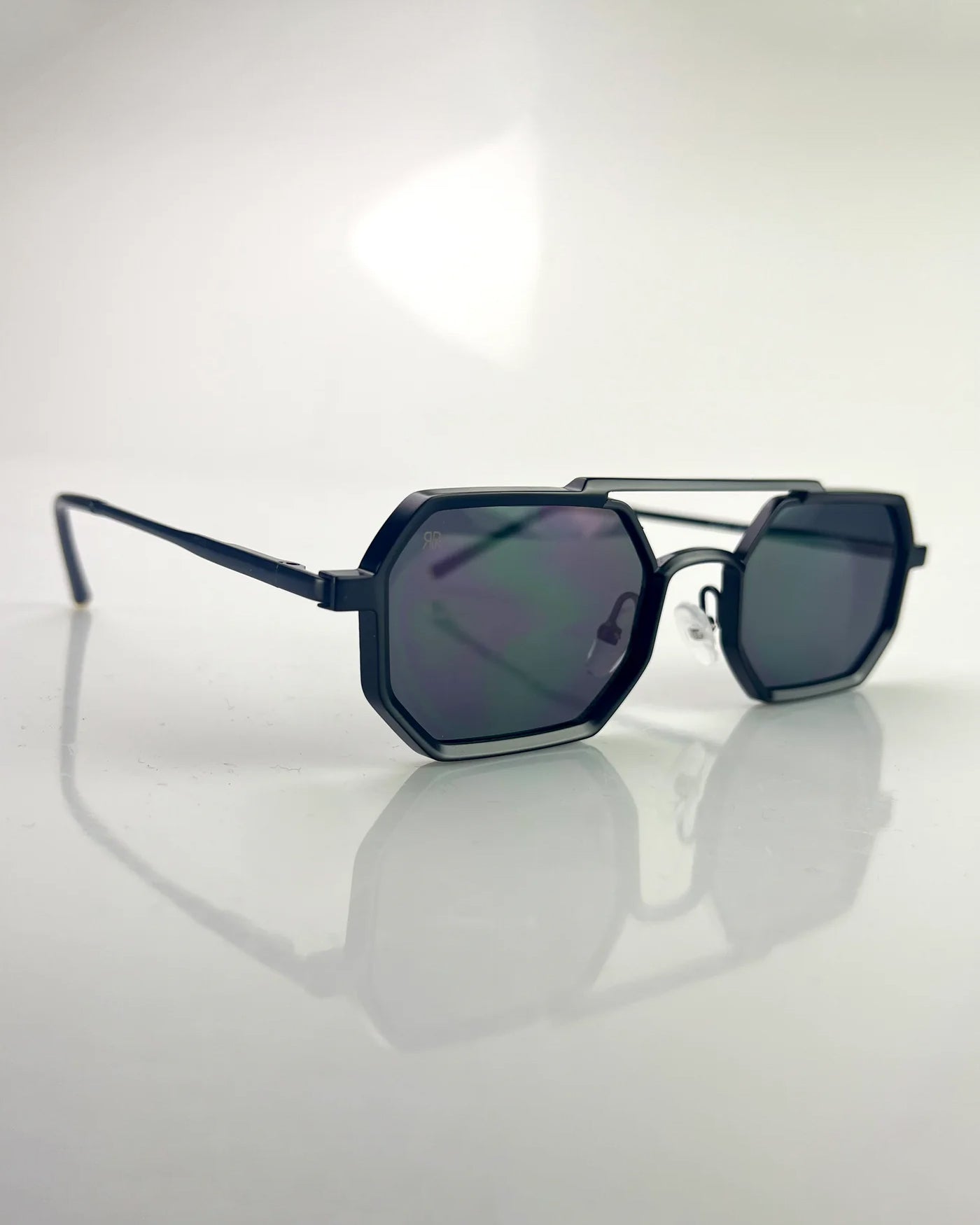 JAMES METALLIC TOTAL BLACK 